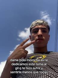 Dedicando una canción a quien te lastimó