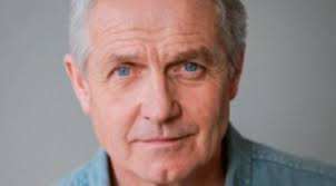 Classic comedy stands test of time (without mobiles)