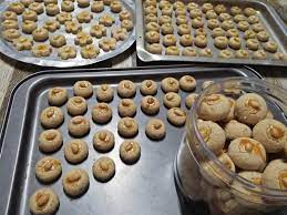 Resepi biskut mazola, adalah antara kuih raya yang paling popular dan disukai ramai. Resepi Biskut Mazola Gebu Sedap Seperti Zaman Kecil Dulu Daridapur Com