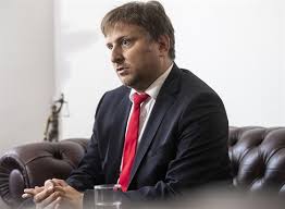Pavel rychetský je odborníkem na ústavní právo a současně dlouholetým aktivním politikem. Odskodnovaci Zakon K H Systemu By Otevrel Pandorinu Skrinku Rika Knezinek Idnes Cz