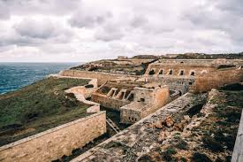 La fortaleza de isabel ii o fortaleza de la mola es un complejo militar situado en una península en la entrada del puerto de mahón, menorca. Menorca Die Schonsten Ausflugsziele Sehenswurdigkeiten Fotospots