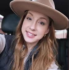 Laura Wilgus's Instagram, Twitter & Facebook