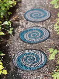 Mosaic Swirl Stepping Stone Recycled Rubber Gardener S Supply In 2021 Garden Stepping Stones Garden Stones Mosaic Walkway