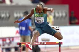 Browse 7 alison brendom dos santos stock photos and images available, or start a new search to explore more stock photos and images. Em Torneio Nos Eua Alison Santos Alcanca A Melhor Marca Do Mundo De 2021 Nos 400