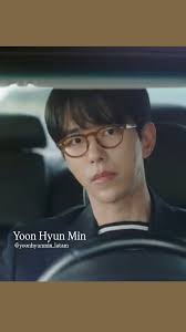 Cómo te atreves a mirarme así... a ser tan bello y encima sonreír " Tal  como dice la canción, como es de hermoso Yoon Hyun Min, y aun más cuando  sonríe 😍😍❤️❤️