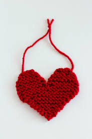 You'll learn how to knit a simple, puffed heart in stockinette stitch. Make A Hanging Knit Heart For Your Door Make And Takes