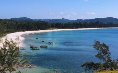 KALAMPUNIAN BEACH - BORNEO NATURE TRAVEL GUIDE
