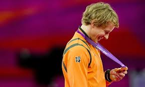 De meeste kinderen denken dat het een meidensport is, maar dat is niet waar. Vlak Voor Tokio Staat Epke Zonderland Er Beroerd Voor Het Lichaam Is Op Zo Voelt Het Olympische Spelen Premium Ad Nl