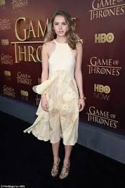 She is popular for cassie ainsworth. Hannah Murray