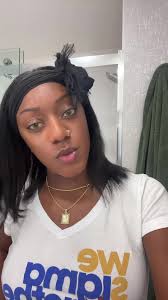 Malika💙💛 (@mlaneece)