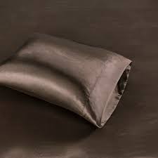 Most silk sheets use a satin weave, but you can also find satin sheets made of synthetic polyester fibers. Silver Orchid Wyman Satin Weave 6 Piece Bed Sheet Set On Sale Overstock 21285125