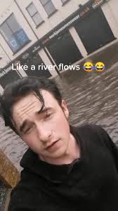 Elvis Busker Spotted in Belfast: Jelfast Jelvis Head Pelvis