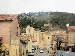 A hike on the plateau of courens, accessible on foot, is a must. Beaumes De Venise