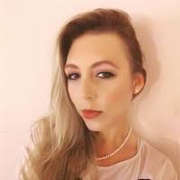 Sara Loveless's Instagram, Twitter & Facebook