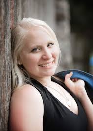 Hey fam! I realized I haven't introduced myself in a while (esp for new  followers), so here goes👇🏾: •Job: 👩🏾‍⚕️ Family Doctor and Associate  Professor at Rowan Medicine and Rowan-Virtua School of