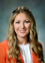 Emily Looper's Instagram, Twitter & Facebook