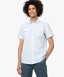Que vous soyez plutôt couleurs, motifs imprimés ou chemisettes unies, coupe droite, cintrée, tbs vous propose une sélection agréables à porter toute l'année, du printemps à l'été. Chemise Homme A Manches Courtes Avec Deux Poches Poitrine Gemo