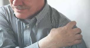 Lung cancer may produce pain in the chest, shoulders, or back. Lung Cancer And Shoulder Pain Is There A Connection