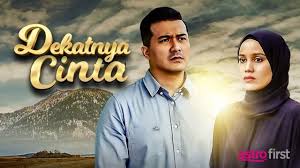 Mengisahkan sam, anak gadis yang berpewatakan kasar seperti lelaki yang baru sahaja berpindah untuk menyambung pelajaran di sebuah kolej. Dekatnya Cinta Malay Movie Streaming Online Watch