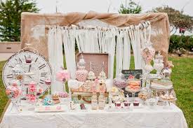 Todo candy bar tiene que tener platos, vasos, servilletas, manteles y cubiertos que combinen con la decoración de la fiesta, y en my ¿estás preparando un candy bar tras la celebración de una boda o comunión? 7 Ideas Para Tu Candy Bar Hechizo De Boda