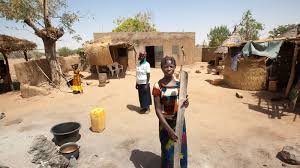 It is surrounded by six countries: Burkina Faso Land Der Aufrechten Menschen