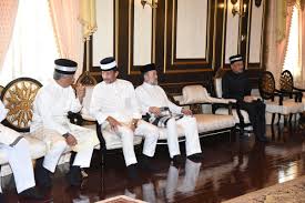 Sultan ismail petra died this morning after a long bout with an unspecified illness. Dr Wan Azizah Ismail Ar Twitter Merafak Sembah Ucapan Takziah Ketika Menziarahi Jenazah Almarhum Kdymm Sultan Ismail Petra Ibni Almarhum Sultan Yahya Petra Di Makam Diraja Langgar Kota Bharu Kelantan Https T Co Jir80nem4e