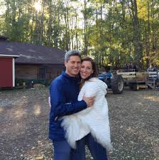 Joel glazer is part of the glazer family, who control first allied corporation and hrg group, the tampa bay buccaneers of the nfl, and england's 1 2 glazer grew up in rochester, ny. Meet Joel Glazer Wife Angela Glazer Bio Wiki Fabwags Com