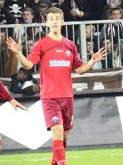 A fost transferat de uta în vara lui 2014, evoluând pentru arădeni de 28 de ori și marcând 12 goluri în toate competițiile. Dennis Man Biography Romanian Footballer Pantheon