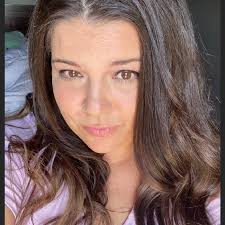 Hi! I am Susan the Founder, Owner and Designer of @oakandpark! We design  and sell accessories; specifically Arm Bags ~ super cute and useful little  bags to wear