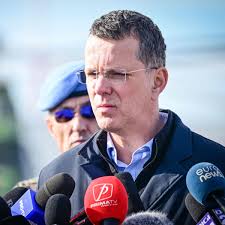 Rumunijos gynybos ministras atsistatydino: į CV įrašė, kad baigė  universitetą, kuriame niekada nestudijavo