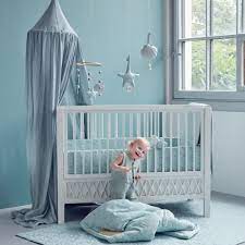 La décoration chambre bébé garçon en bleu est la solution idéale pour créer une ambiance apaisante et grey white nursery chambre. 50 Nuances De Bleu Inspiration Chambre Bebe Manipani