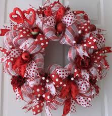 If you want to show just take into consideration that these valentine's day wreaths may be hung on the front door of the. 18 Fabulous Valentine S Day Wreaths Picturescrafts Com Valentine Day Wreaths Valentine Crafts Valentines Diy