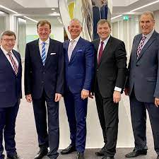 A bic rövidítés a business identifier code (korábban bank identifier code) szavakból ered, amely magyarul azt jelenti, hogy üzleti azonosító kód. Weg Fur Fusion Frei Gemacht Vr Banken In Der Region Werden Zu Marktbestimmendem Geldhaus Region Muhldorf