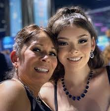 Ginger Hendrix's Instagram, Twitter & Facebook