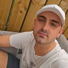 Last night was mental.. Seen Edward Scissorhands fighting Freddy Krueger,  Beetlejuice sniffing lines off the bar, pennywise unconscious