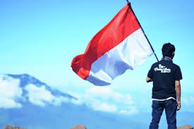Kemeriahan takbir keliling dikampung halaman | berkibar bendera besar indonesia dan palestina juga bendera remaja masjid. Lomba Foto Astra 2017 Bendera Indonesia Berkibar Lombafotoastra2017 Satuindonesia Astra60