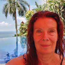 Hoy mi papá, Ernesto Fernando Alemann, hubiera cumplido 132 años. Sí. Nació  en 1893. Me tuvo a mí a los 65 años, con una mujer 35 años menor. Única  hija de ese