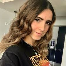 Jessica Elizalde's Instagram, Twitter & Facebook