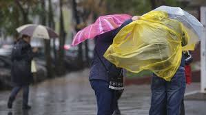 Ploi însoţite de descărcări electrice, în următoarele zile. Avertizare Meteo Cod Galben De Ploi È™i Vant Puternic In Mare Parte Din È›arÄƒ