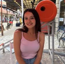 Yarali Kuslar Meryem Gizem Arikan Coachella Oyunculuk Gize