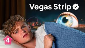 SpongeBob and Patrick Shaking Hands in Christmas' Peace Treaty for 10 Hours 