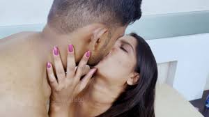 meri dost ki girlfriend ne apne boyfriend ke sath kiya cheat or mere sath  kiya jamkar chudai