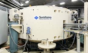 Informationen zur protonentherapie finden sie hier. Zyklotron Fur Protonentherapie Mit Vollautomatisierter Positioniertisch Sumitomo Heavy Industries