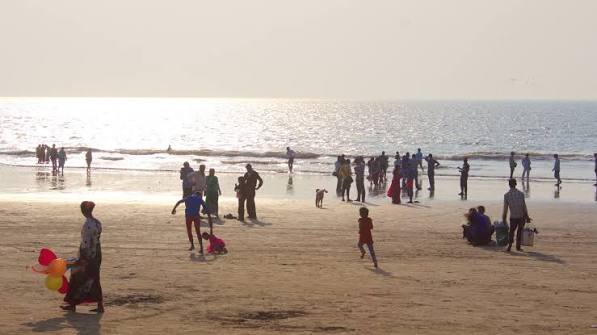Juhu Beach in Juhu | Expedia.co.in