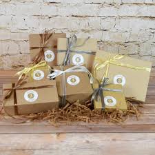 If you're the classic type or you just like a. The 7 Days Of Anniversary Gifts For Her The Days Of Gifts Multi Day Gifts For Birthdays The 12 Days Of Christmas Just Because Gifts Anniversary Gifts And More