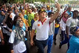 Personal best 10k in klang s newest bridge larian menjunjung kasih 2017 jambatan ke tiga 17 dec 2017 lmk2017 simon s space klangks. Tengku Amir Sertai Larian Menjunjung Kasih Jambatan Klang Mh Online