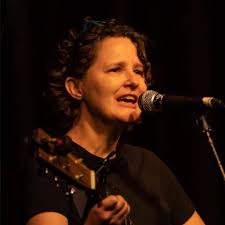 It's Music Monday. Do Cardinals sing? Google says “yes”, but this guy  stayed mum. He decided to hop