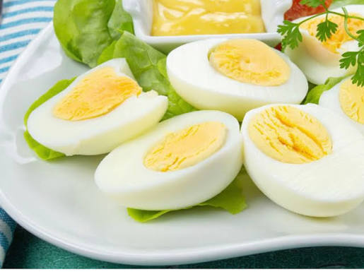 Mỗi sáng ăn 2 quả trứng luộc thay bữa sáng có tốtt không?
