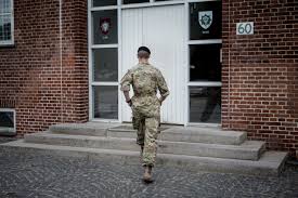 Kenneth er lige kommet hjem fra Irak. Dér går det godt, siger han