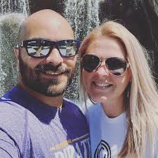 Lee Acres's Instagram, Twitter & Facebook